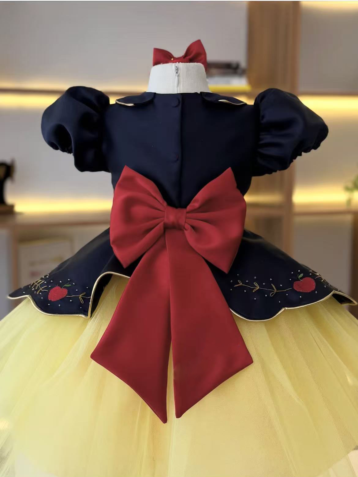 Gaun berenda berwarna biru tua - Embroidery Yellow ulasan dan harga